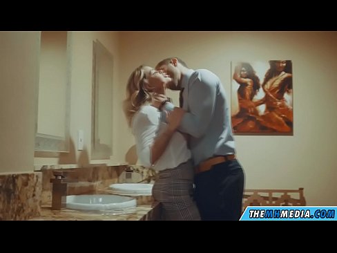 ❤️ Nalika pirang semok seduces sampeyan ing toilet umum ️❌ Super jinis ing jv.pinkporno.ru ❌❤